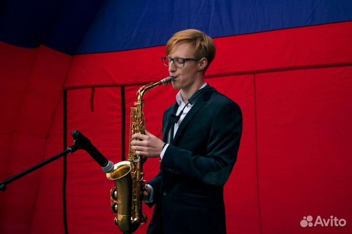 Преподаватель по саксофону