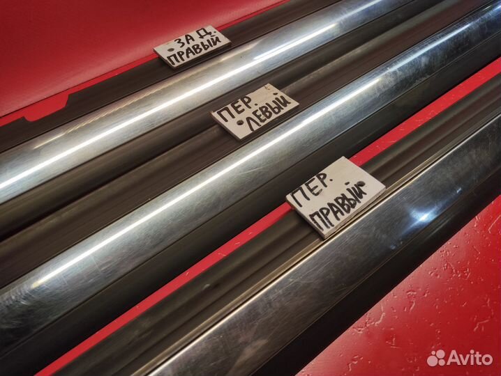 Молдинг стекла Lincoln Navigator 1997-2003