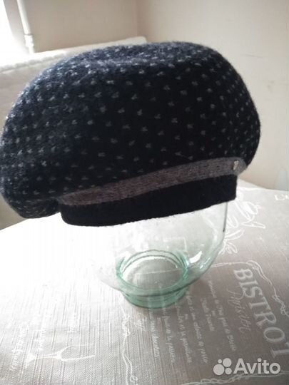 Берет,шапки новые
