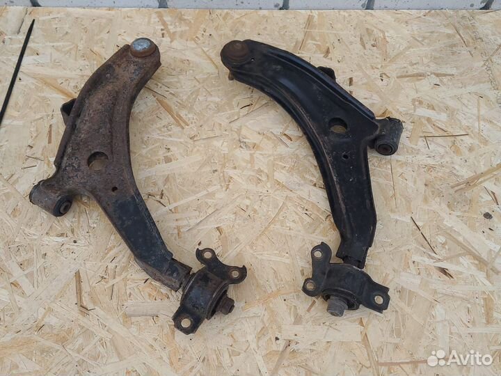 Рычаг передний Hyundai Lantra J2 95-99