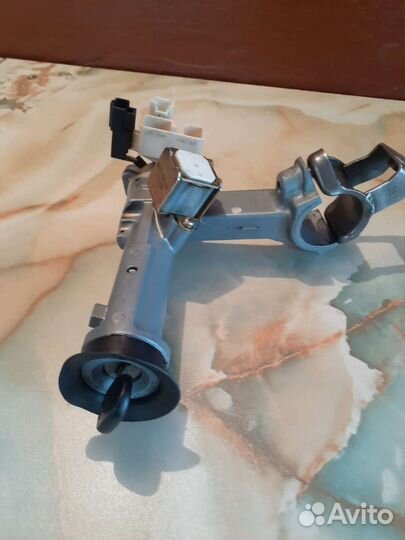 Замок зажигания+ личинка