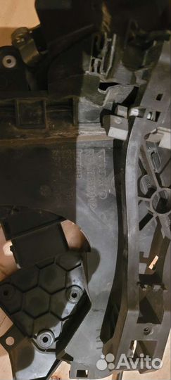 Замок двери volvo s40ll