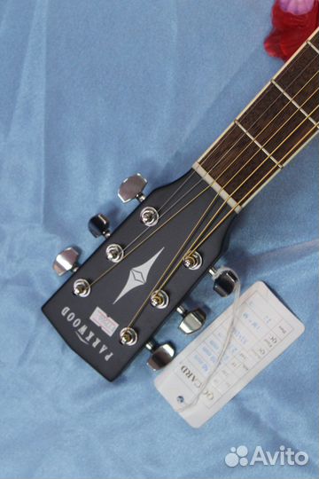 Гитара Parkwood с подключением