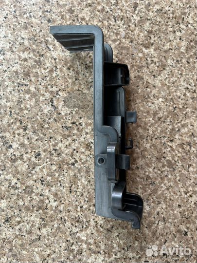 Крышка салонного фильтра LADA Vesta