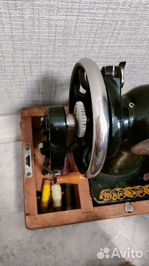 Швейная машинка зингер