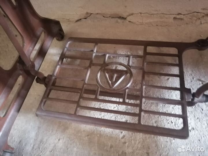 Станина чугунная от финской швейной машины Tikka