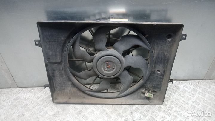 Б/У Б/У Вентилятор радиатора 253802E010