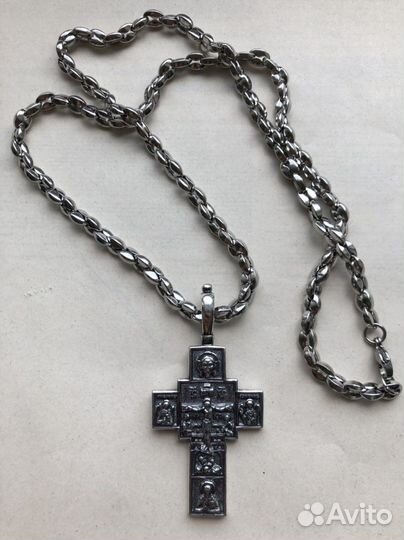Цепь и крест