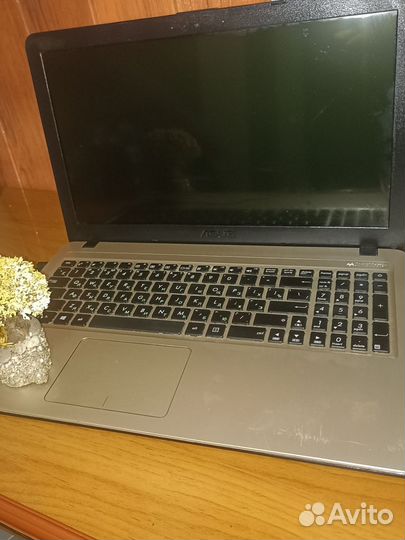 Ноутбук asus