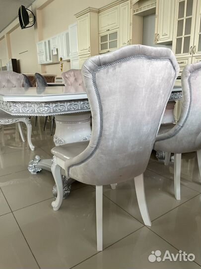 Стол «Голд» и стулья «Сурен»