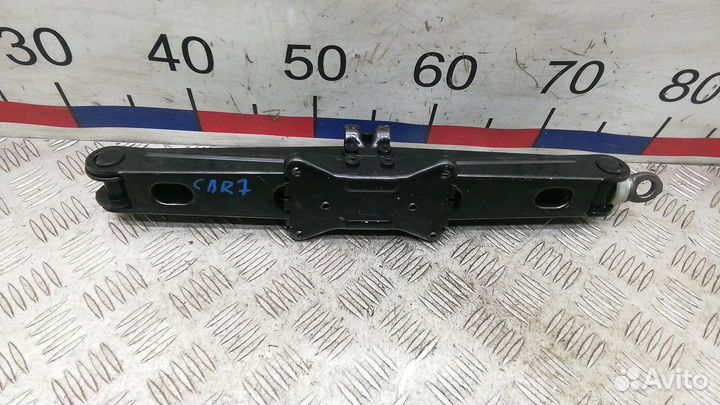 Домкрат на Opel Zafira B