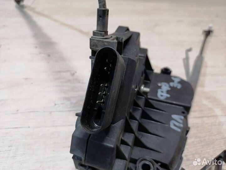 Замок двери передний левый Ford Focus 3 Форд Фокус