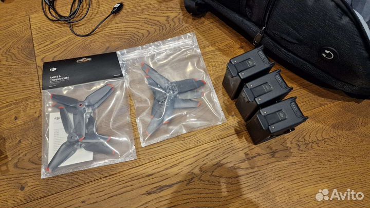 DJI FPV Combo + Fly More Kit + Motion Controller