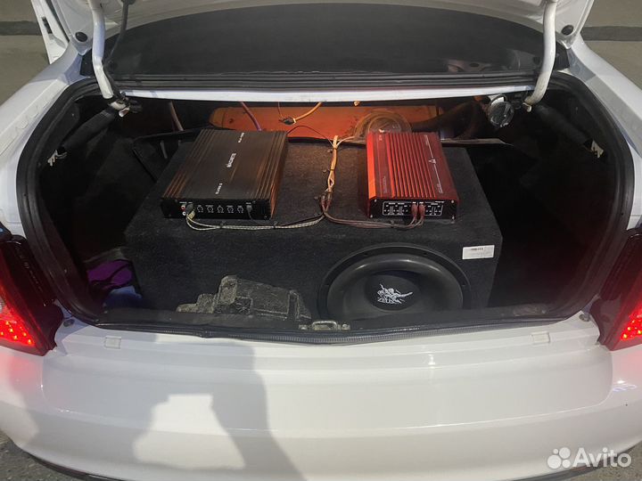 Крыло переднее левое priora