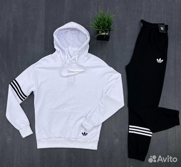 Спортивный костюм весенний Adidas