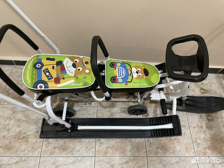 Снегокат для двоих с ручкой и колесами