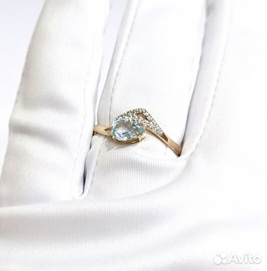 Золотое кольцо с камнем 18р
