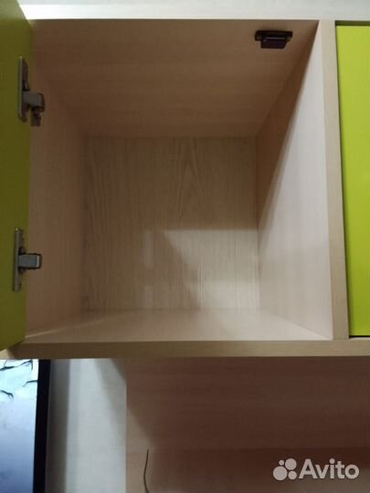 Письменный стол для школьника со шкафом