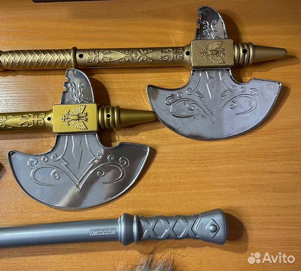 Игрушечный топор