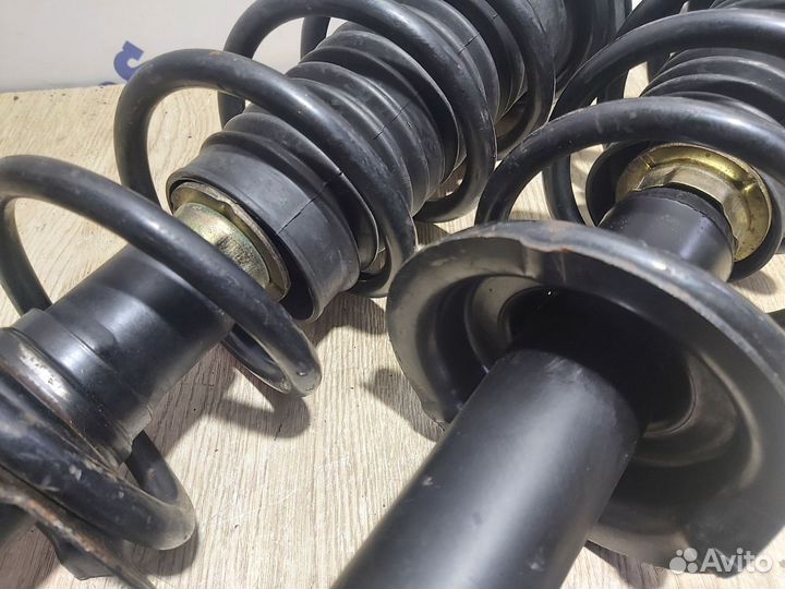 Стойки задние пара Toyota Chaser JZX90 GX90