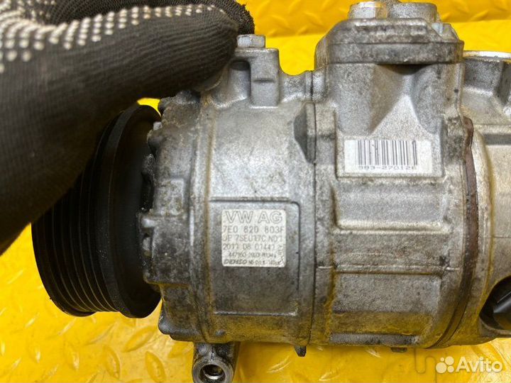 Компрессор кондиционера Volkswagen Multivan 2011