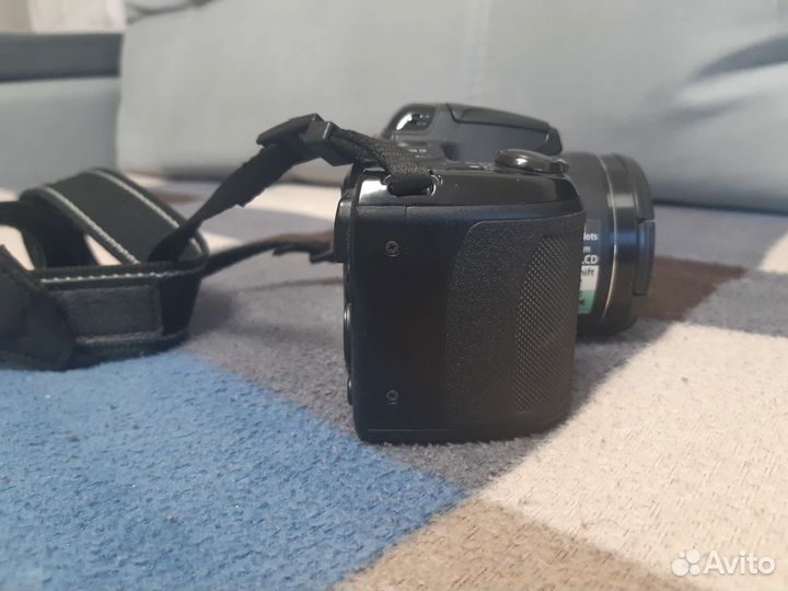 Зеркальный фотоаппарат Nikon Coolpix L810