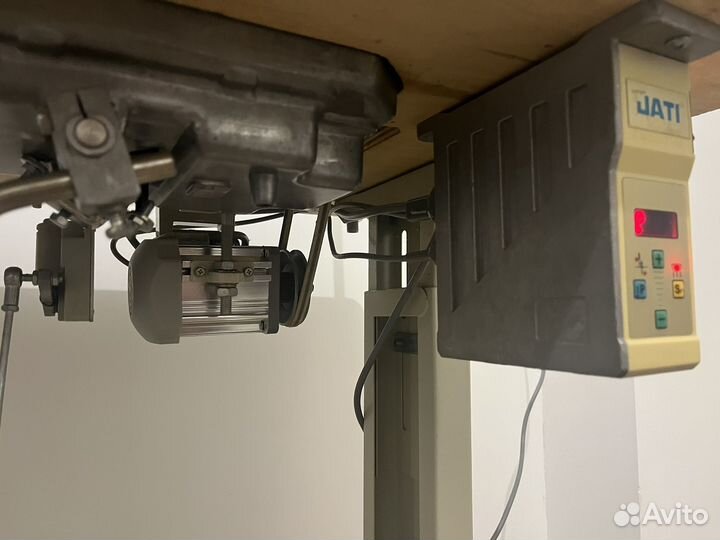 Прямострочная промышленная швейная машина brother