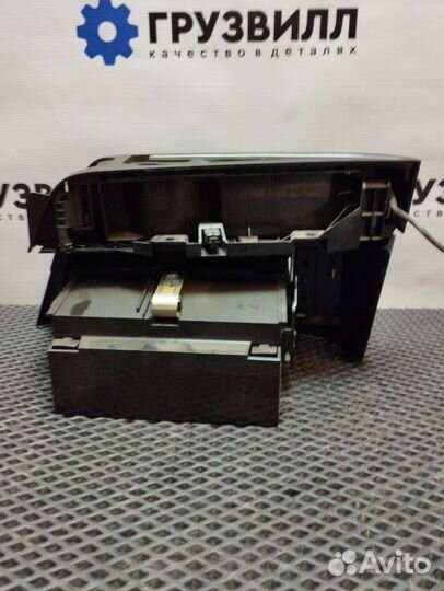 Полка для напитков Volvo FH4 82247442