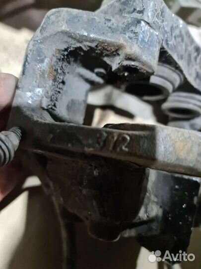 Супорта передние Mercedes W220/CL215