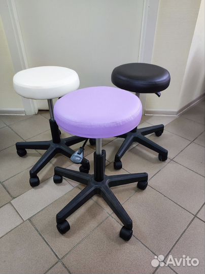 Стул мастера на колесиках (Россия)