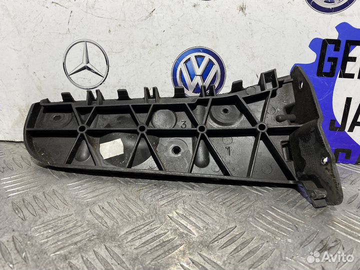 Крепление бампер заднее правое AudiA4 B6