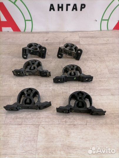 Кронштейн глушителя Bmw X5 E53 SVA M57N 2005