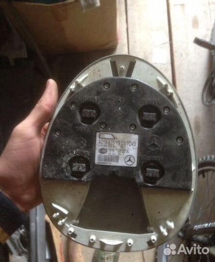 Задний плафон Mercedes w211