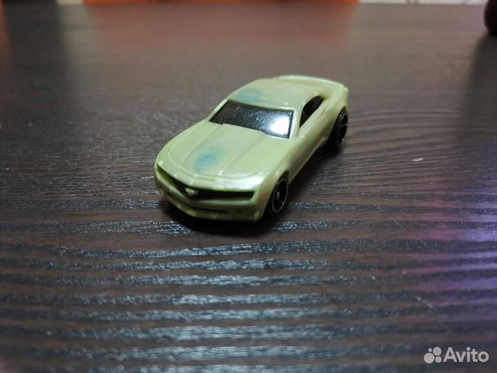 Модель автомобиля хот вилс Hot Wheels