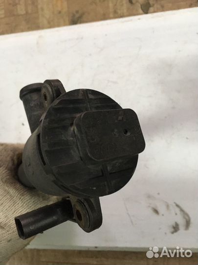Насос охлаждающий жидкость VW Transporter T4