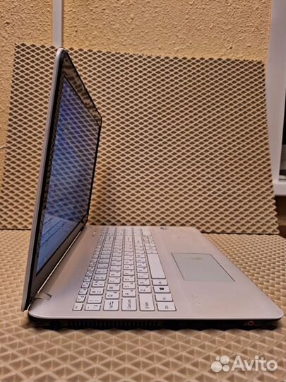 Белоснежный Фирменный Sony + SSD диск