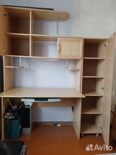 Компьютерный стол