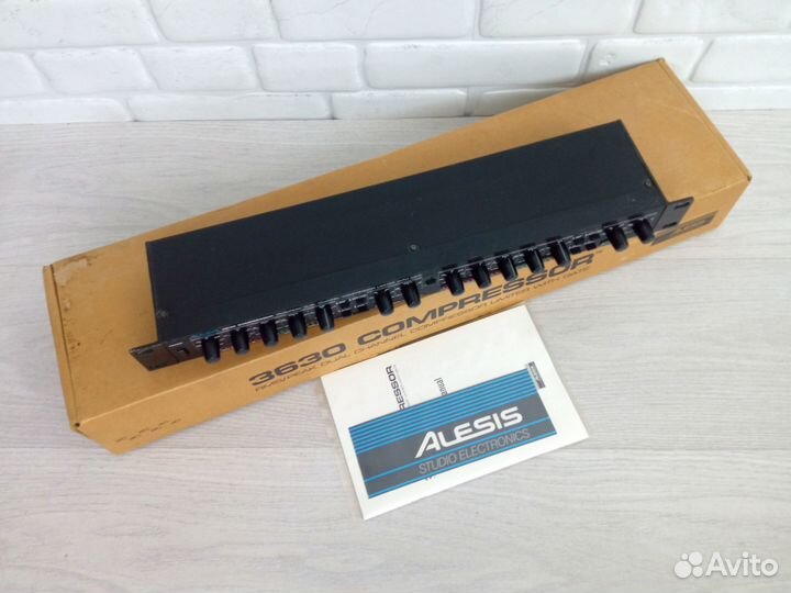 Alesis 3630 Compressor двухканальный компрессор