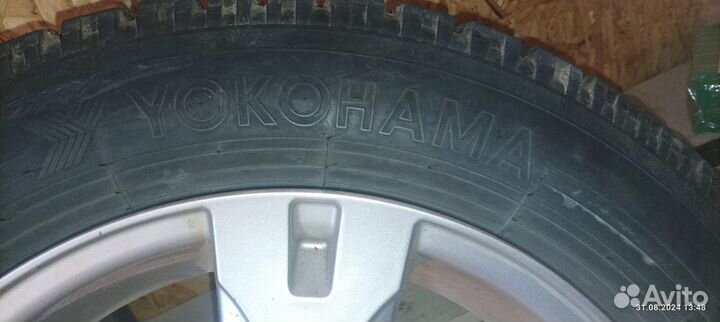 Шины Yokohama 205/60 R16 на литых дисках R16