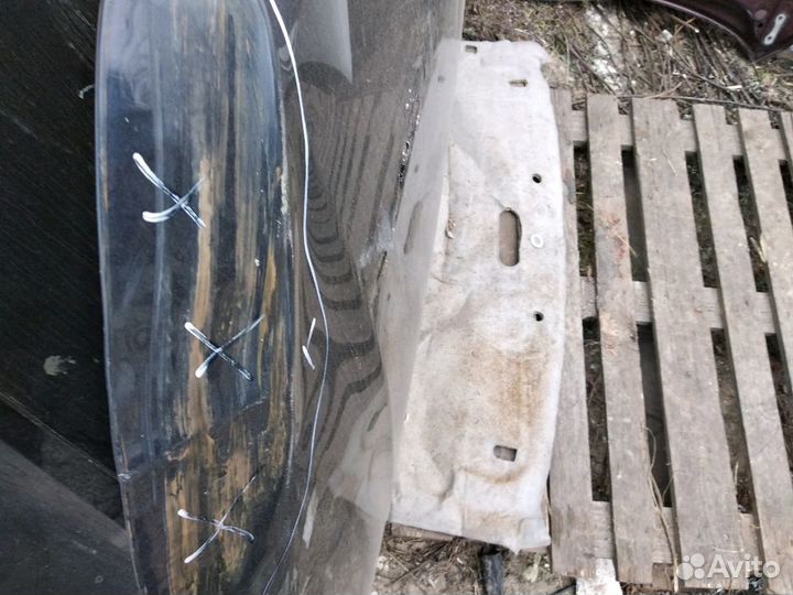 Капот Land Rover Discovery