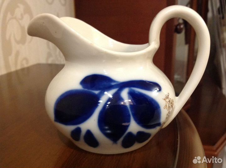 Молочник агитационный фарфор 20-е годы