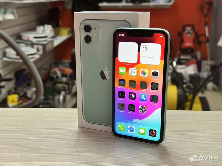 iPhone 11, 64 ГБ