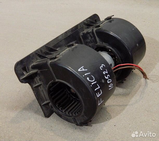 Моторчик печки Skoda Felicia 1.3