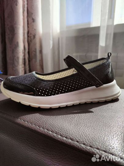 Туфли для девочки новые