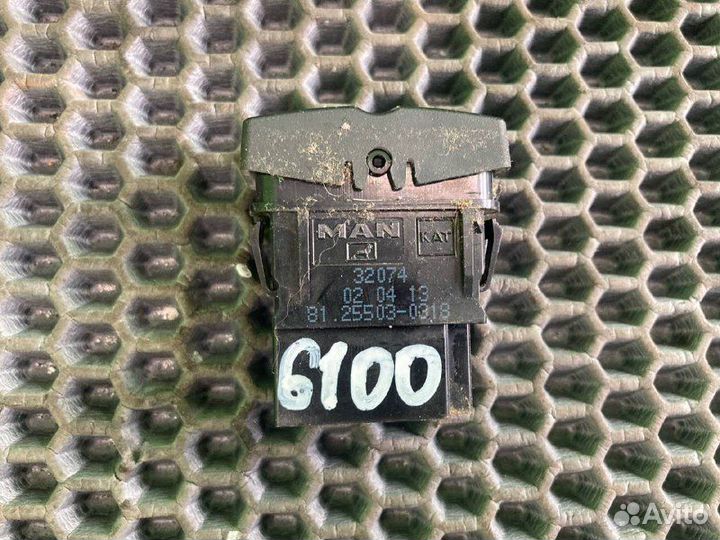 Выключатель клавишный MAN TGX