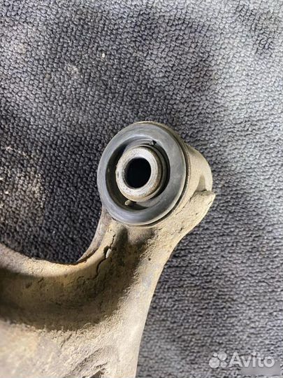 Рычаг передний нижний правый Honda Integra EK