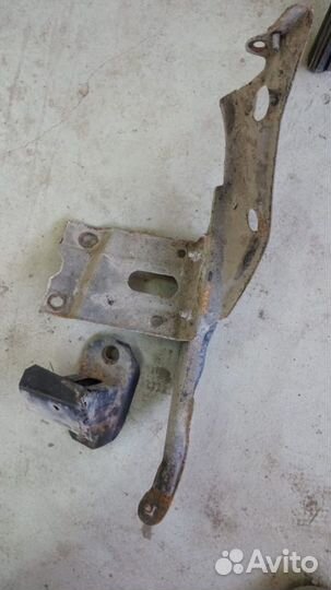 Кронштейн бампера Mitsubishi Pajero Sport K9