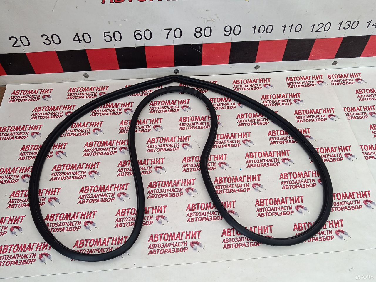 Уплотнитель двери передней Тойота Рав 4 ха50