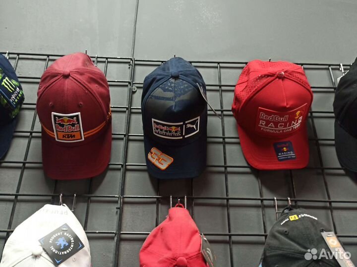 Бейсболка redbull