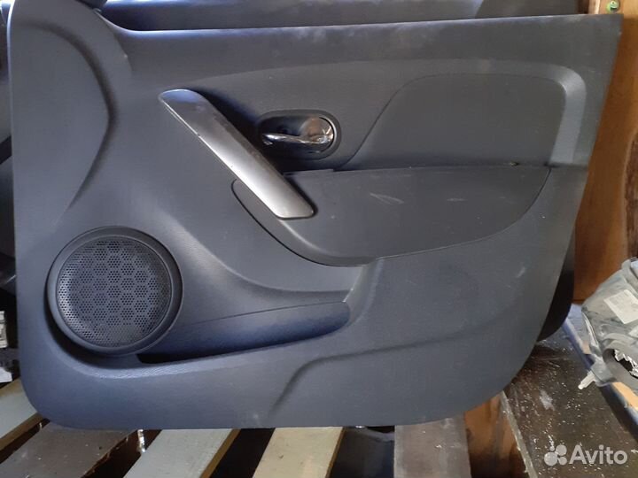 Обшивки дверей рено логан2